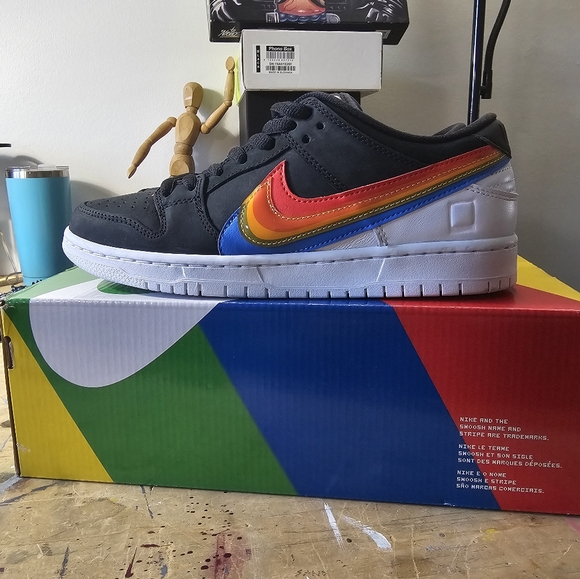 Sold Nike SB dunk low polaroid for $230. Outside poshmark - Picture 8 of 10